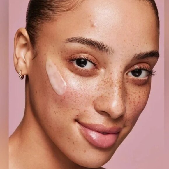 NIB Kylie Skin Clarifying Gel Cream 1.6oz - Picture 3 of 6